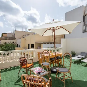  Kwatera prywatna Close To Airport, Double Bedroom, Sofa-bed, Private Bathroom For Adults And Children Aged 10 And Over Only